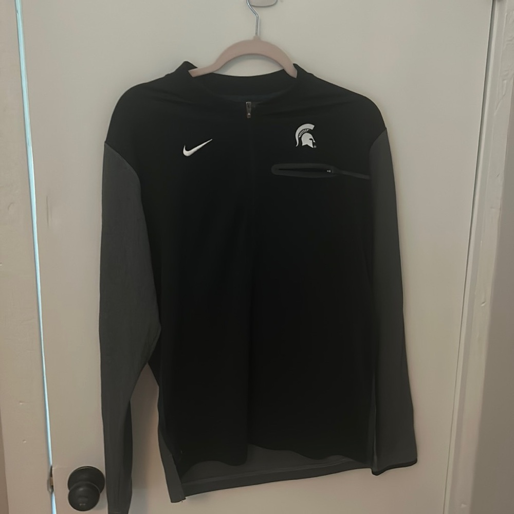 Michigan State Spartans Nike Dry black and gray  Athletic looking medium sized